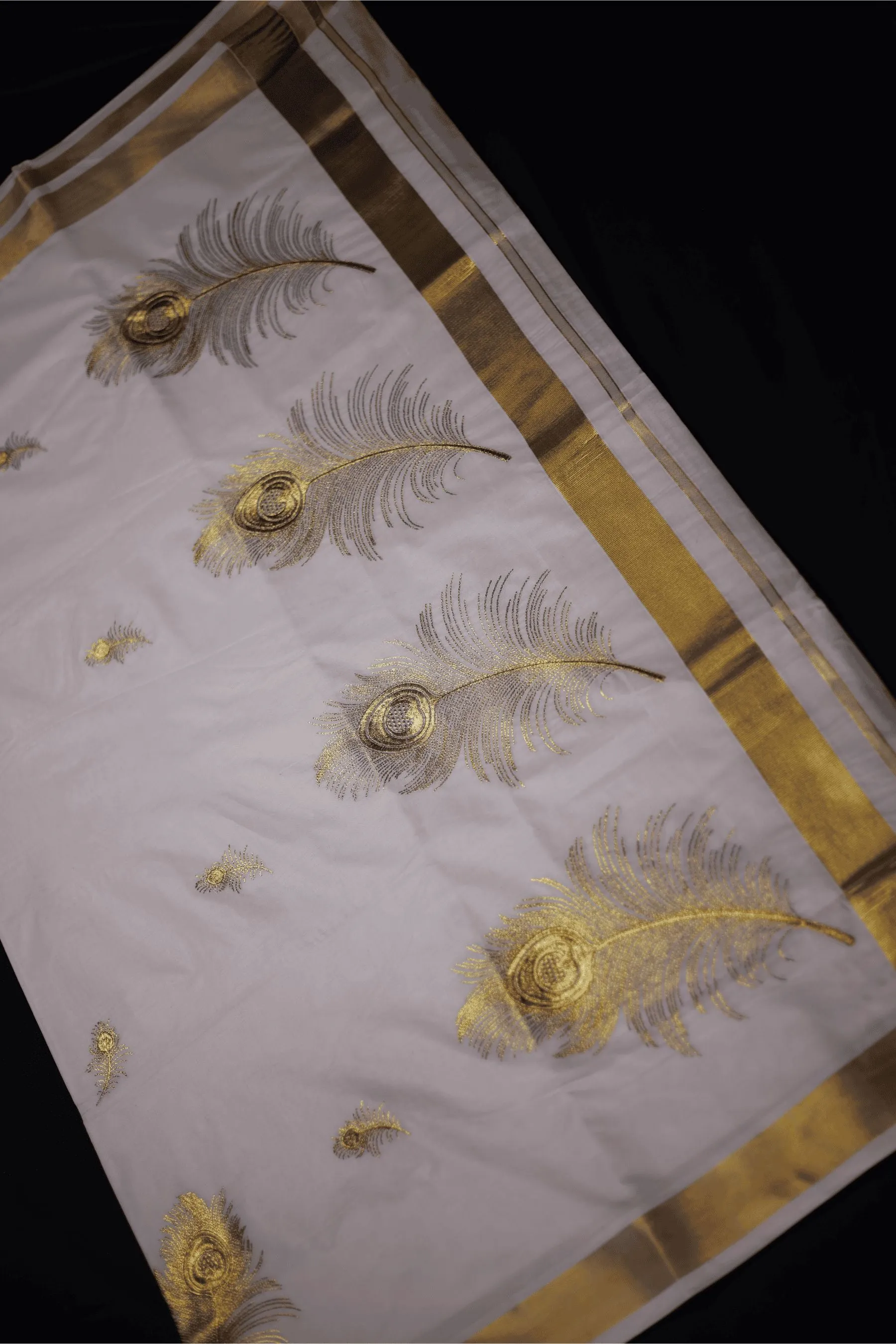 Chic Peacock Feather Motif Kerala Cotton Saree with Zari Border