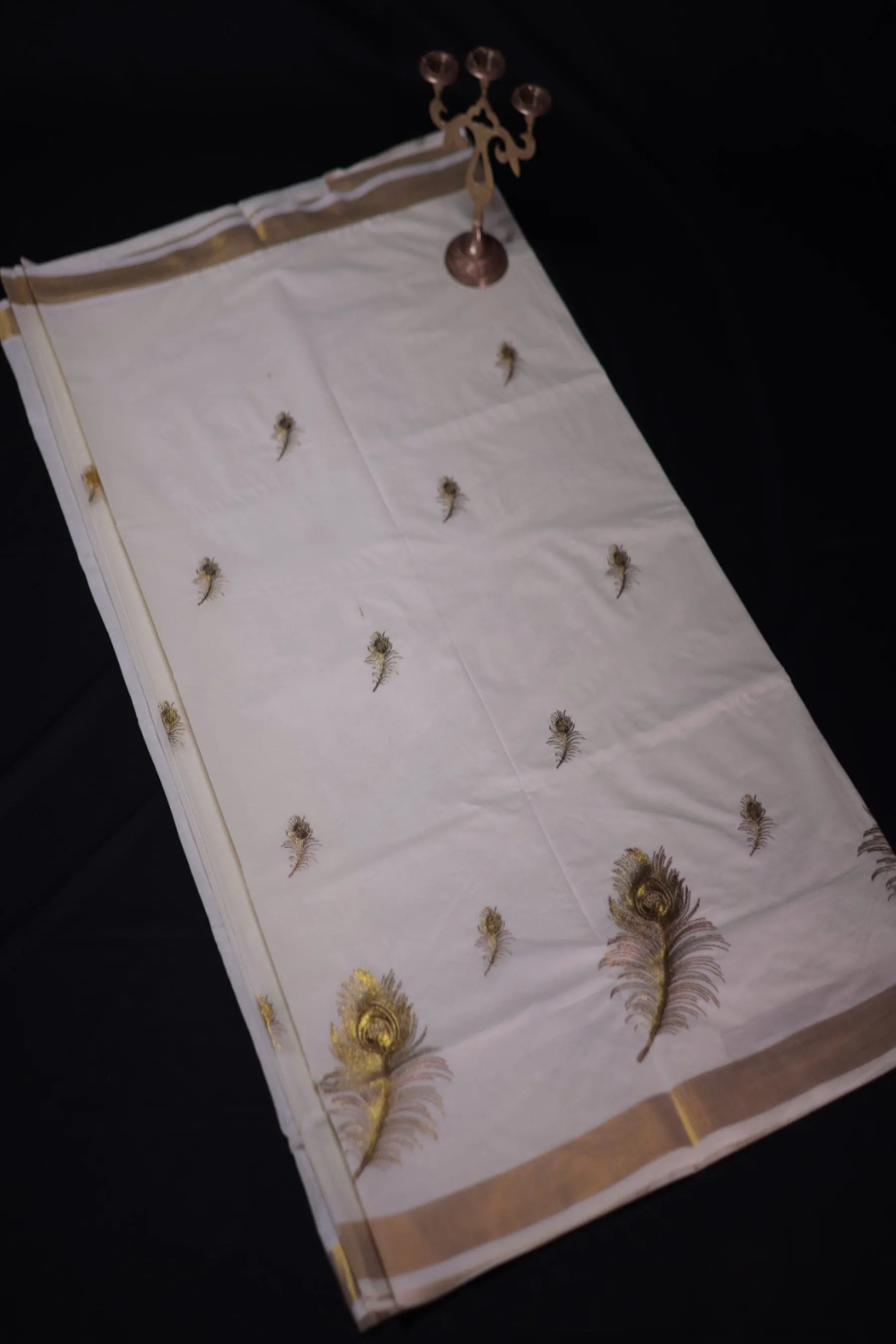 Chic Peacock Feather Motif Kerala Cotton Saree with Zari Border