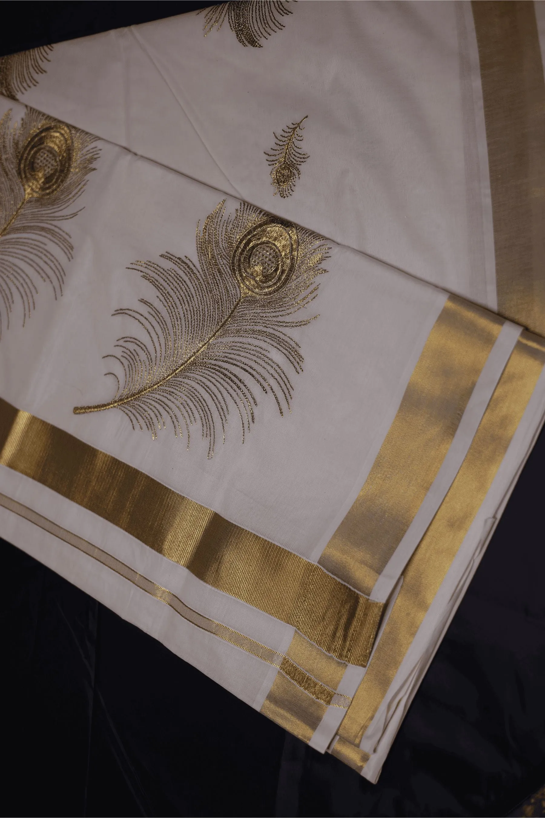 Chic Peacock Feather Motif Kerala Cotton Saree with Zari Border