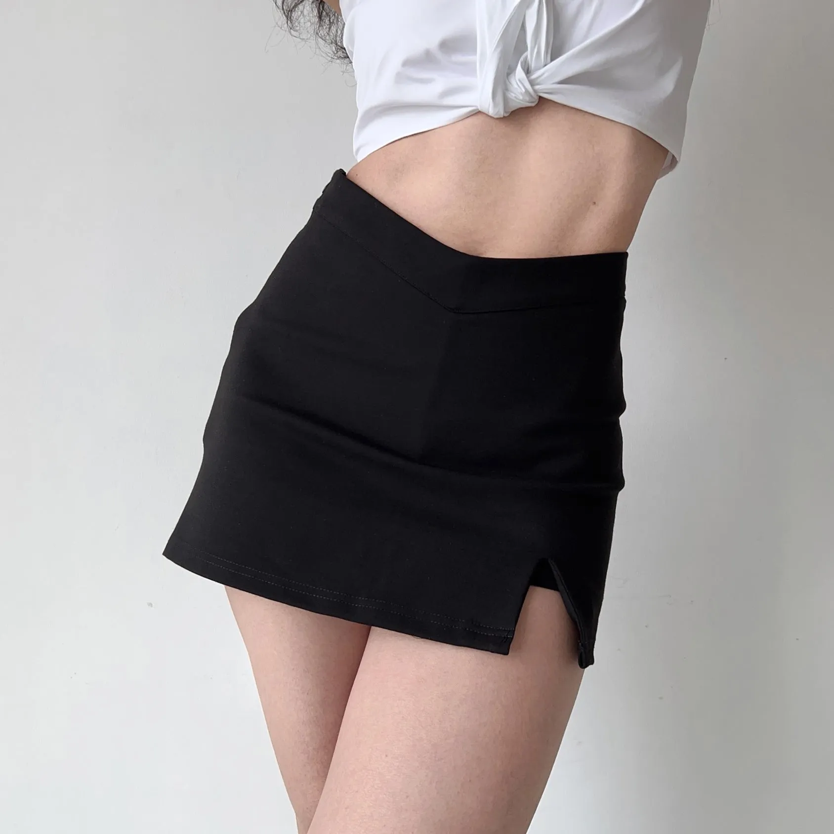 deanwangkt - Chic Moment Mini Skirt