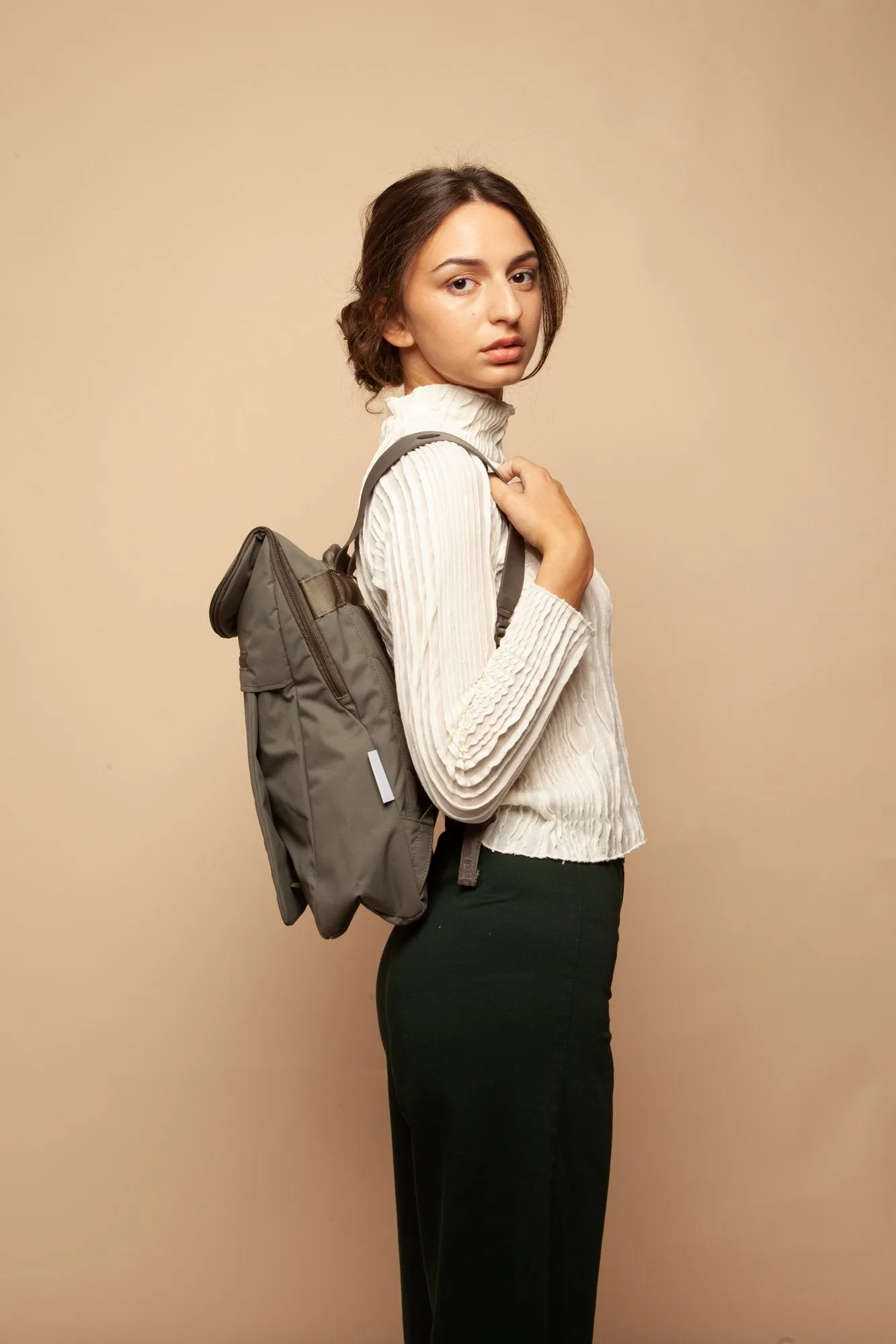 klak backpack airy olive
