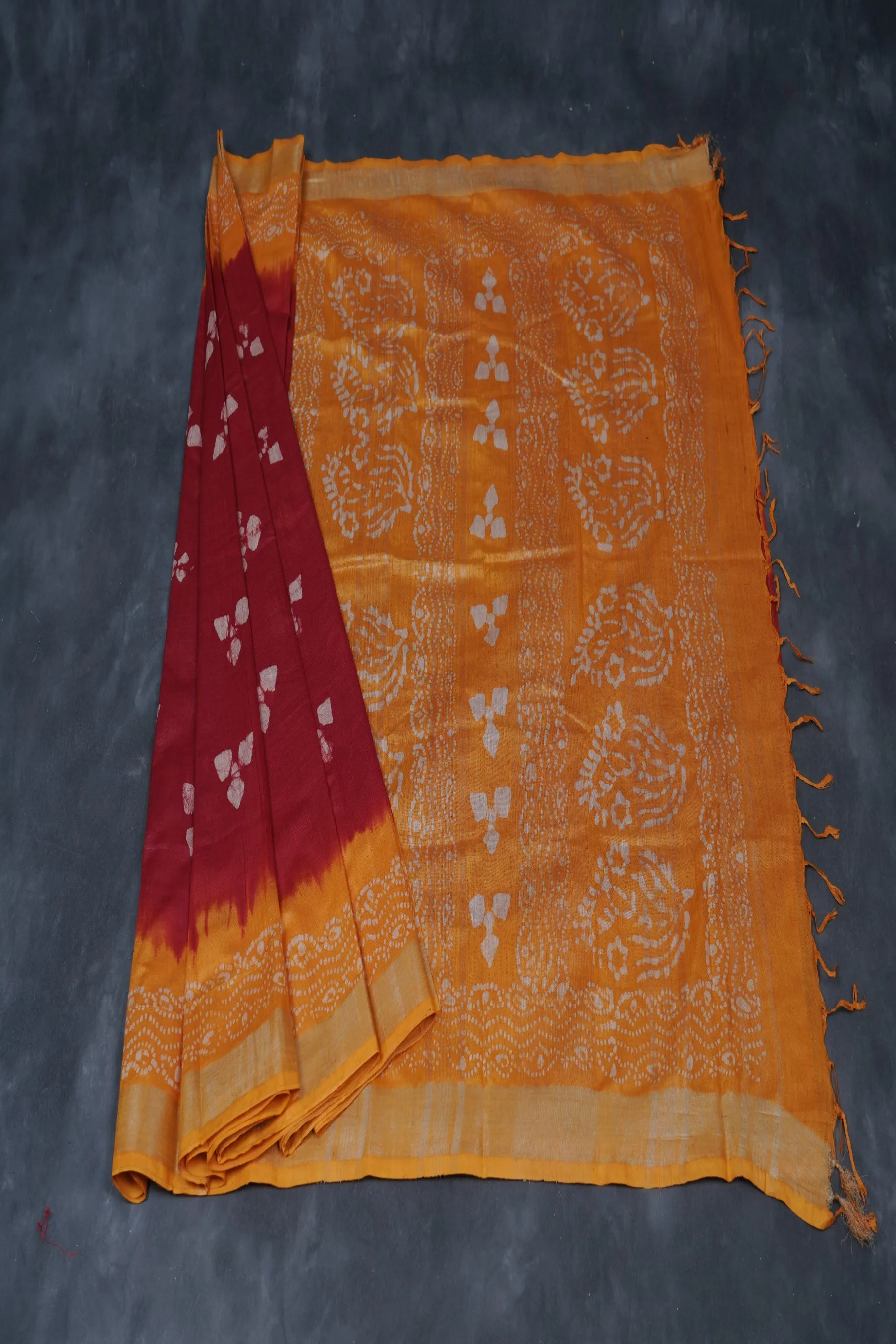 Liva Certified Linen Cotton Saree: Batik Prints and Contrast Border