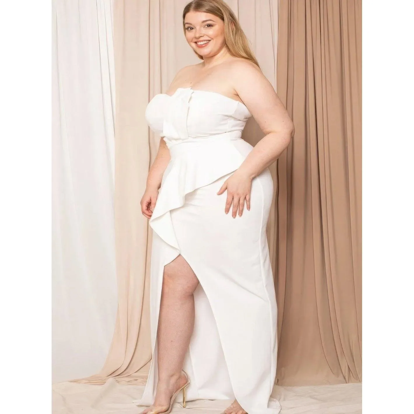 White Plus Size Pleated Detail Maxi Dress