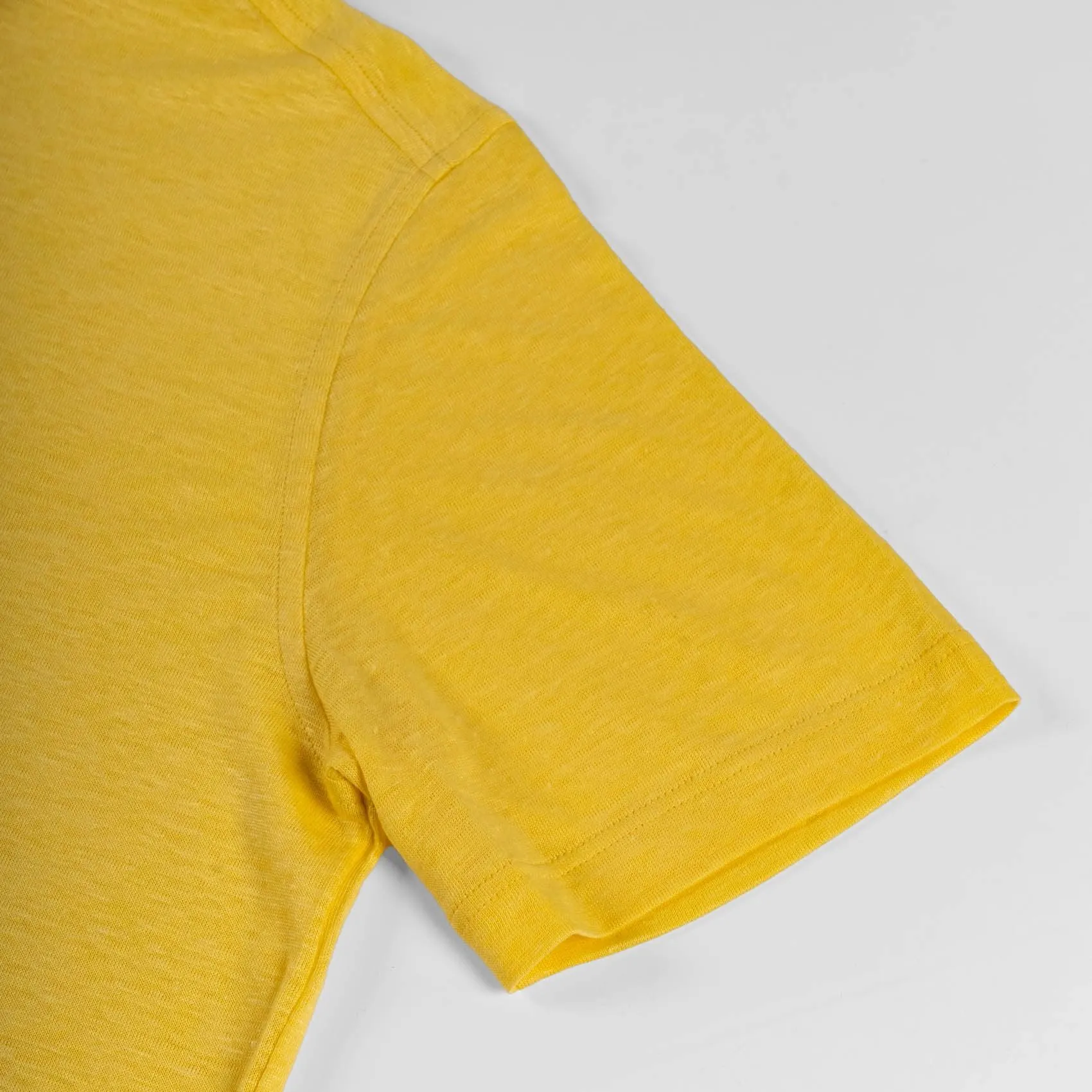 Zilli Short Sleeve Linen Polo Shirt with Classic Button Design